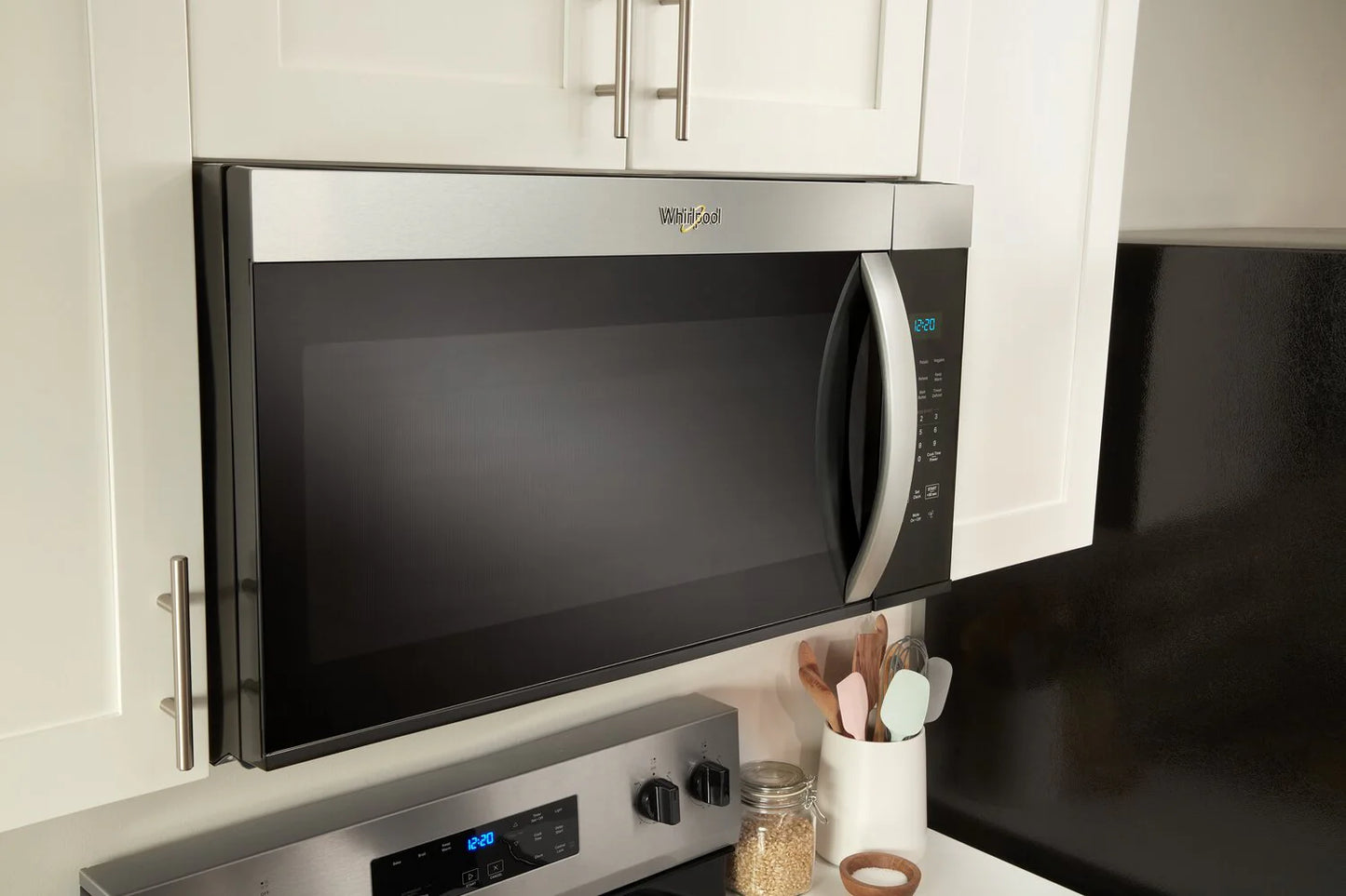 Whirlpool Four à micro-ondes à hotte intégrée 1,7 pi3 Acier inoxydable résistant aux traces YWMMS3130RZ